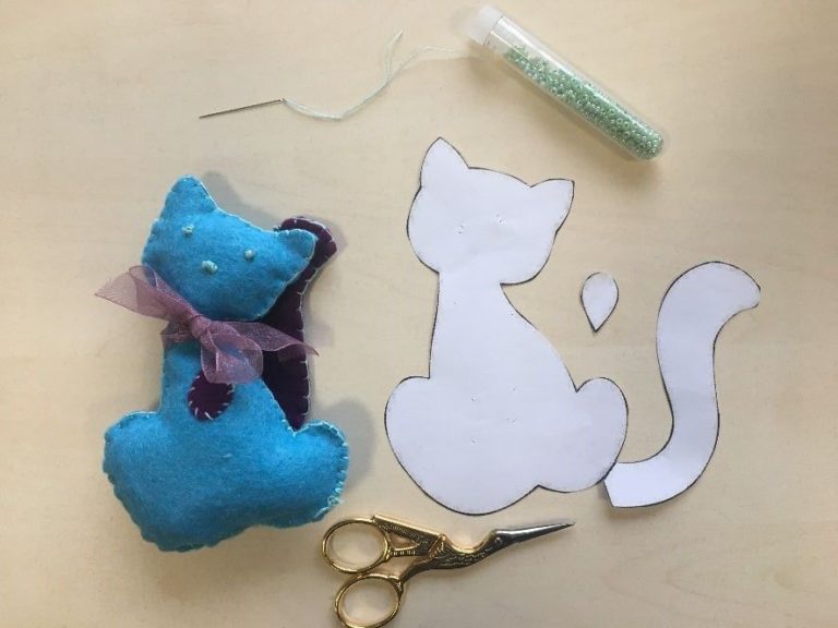 mascotte chat feutrine