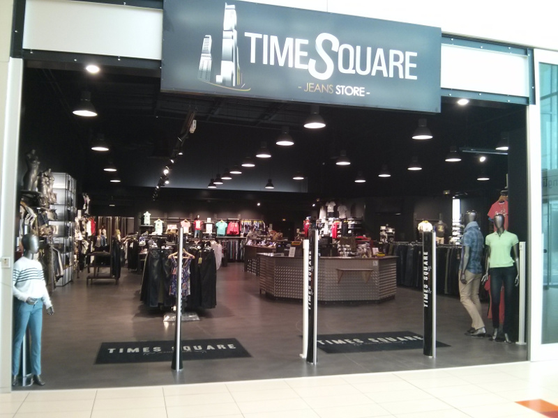 Time Square, Poitiers, Chasseneuil, magasin de vêtements de marque